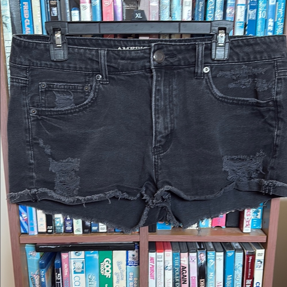 American Eagle TomGirl Shortie Distressed Black Wash Shorts Sz 12